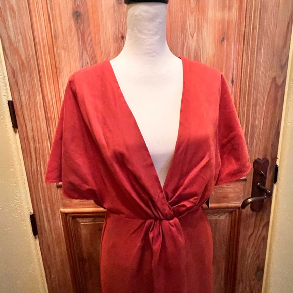 NWOT JULIA JORDAN Flutter Sleeve Twist Front Dress Rust Color - Picture 3 of 16